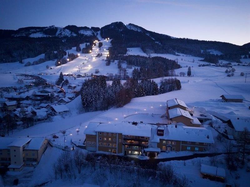 Hotel Nesselwanger Hof Экстерьер фото